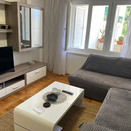 House Bartulovic * Brela