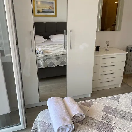 Apartament House Bartulović *